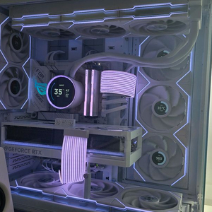 9800x3d 5090아스트랄 화이트 pc 팝니다