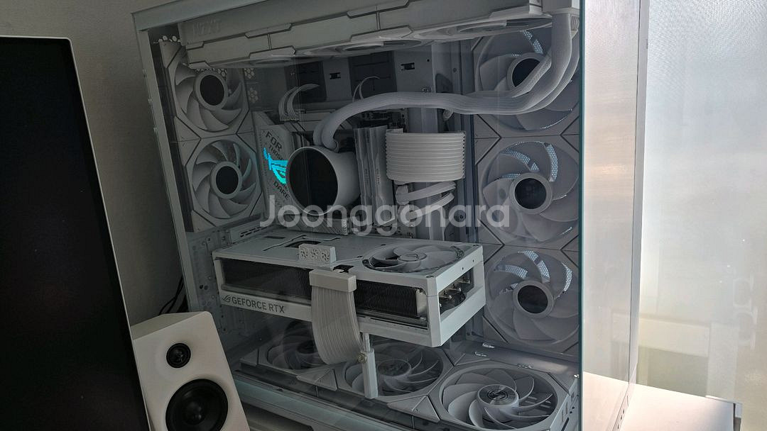 9800x3d 5090아스트랄 화이트 pc 팝니다--1