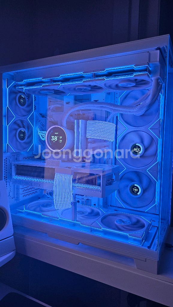 9800x3d 5090아스트랄 화이트 pc 팝니다--2