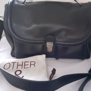 아더앤드 여성 가죽 숄더백