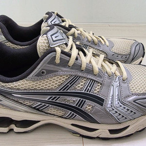 아식스 젤카야노14 러닝화 275mm