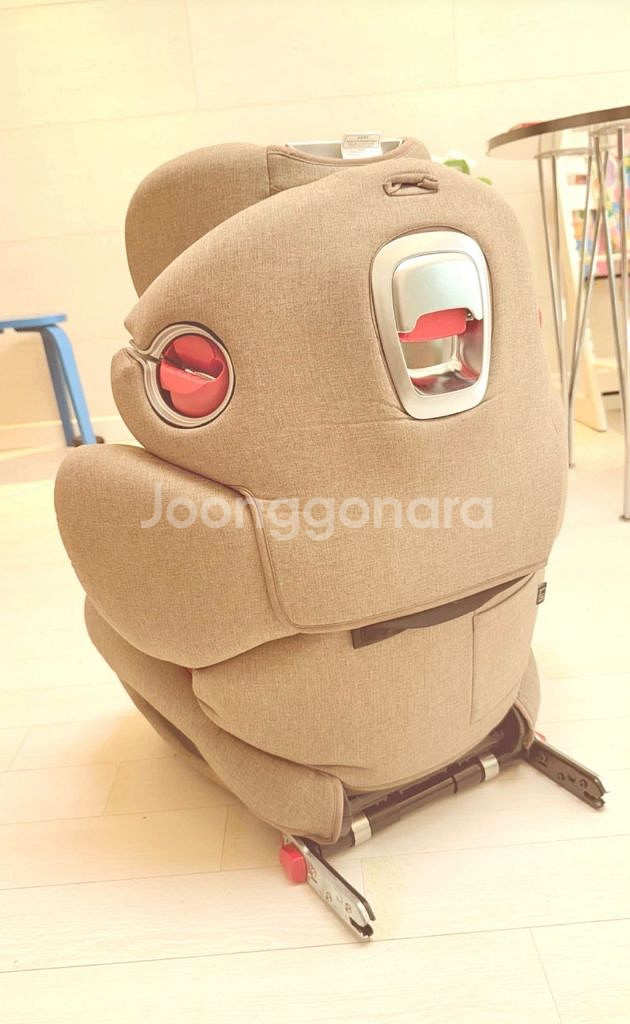 폴레드 볼픽스 프로 SJ1 주니어 카시트--4