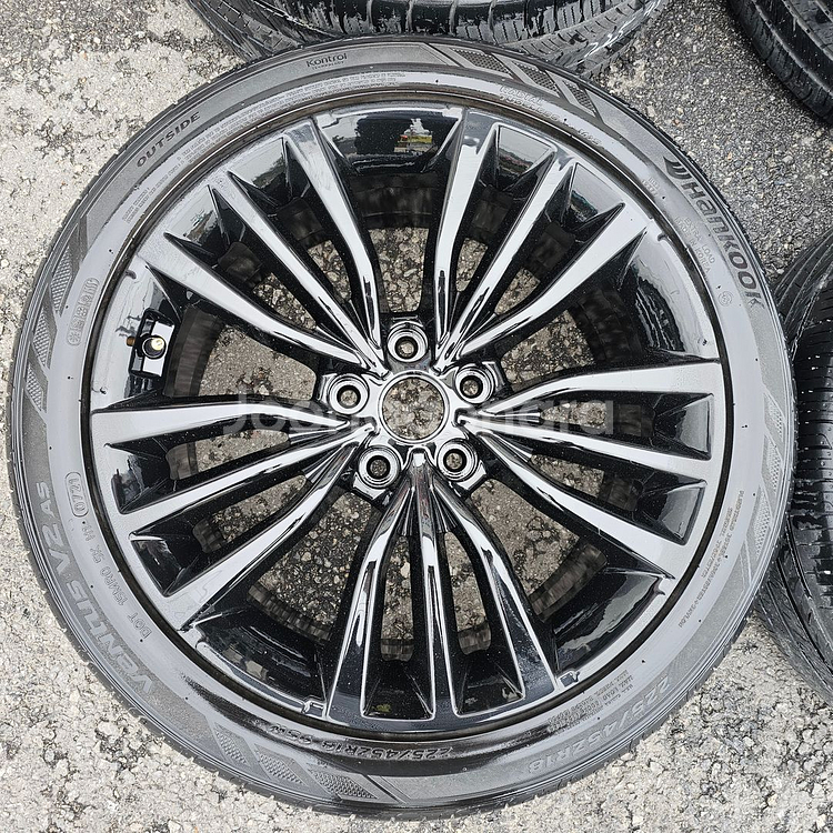 #기아 스팅어 18인치 순정 블랙유광 휠타이어 팝니다.225 45 18--1