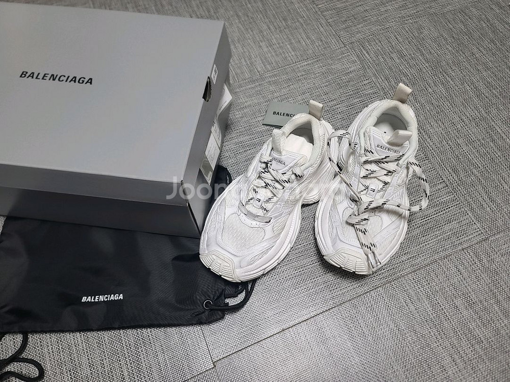 발렌시아가 6xl 스니커즈 화이트--1