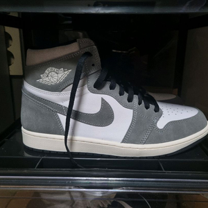 조던 1 레트로 하이 OG 블랙 앤 스모크 그레이
