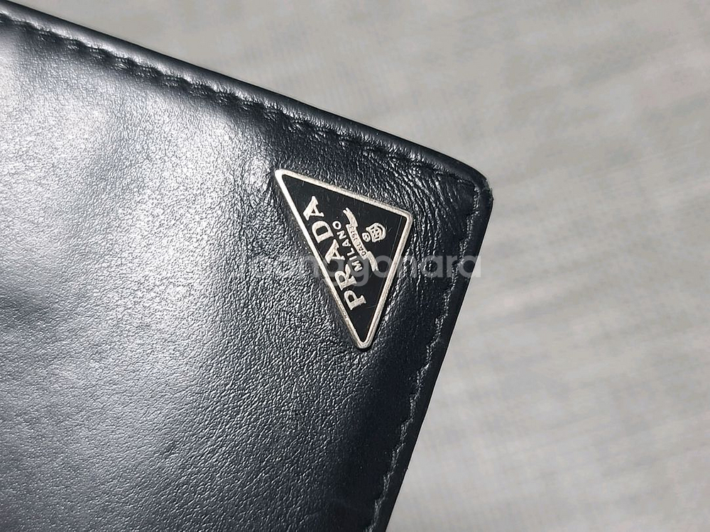 프라다 가죽 레더 반지갑 머니클립--1