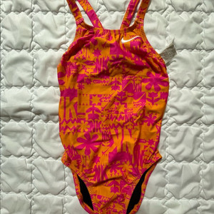 나이키 플라워블록 패스트백 28