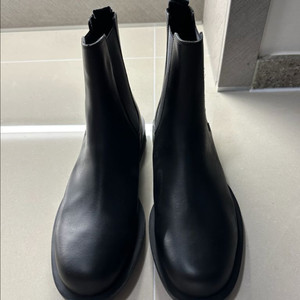 슈펜 세쿠시 첼시부츠 블랙 280 사이즈 팝니다.