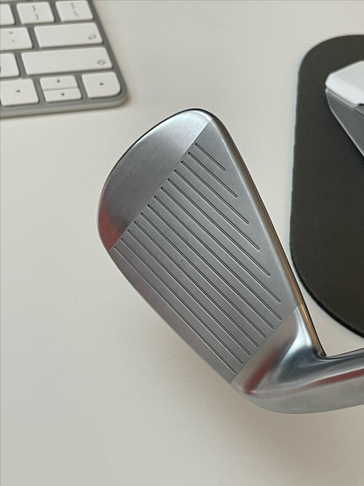 테일러메이드 p790 25년제품 (4-p) 아이언 세트 이미지