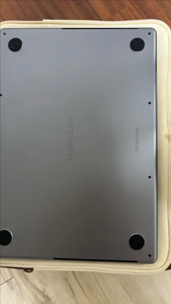 맥북프로 M4 16인치 8GB/256GB 이미지