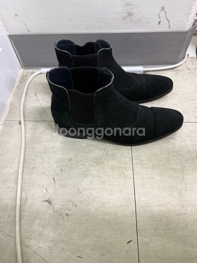 THE SUIT COMPANY 남성 스웨이드 첼시 부츠입니다--1