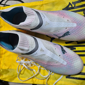 퓨마 퓨처7 얼티메이트mg 290 팝니다