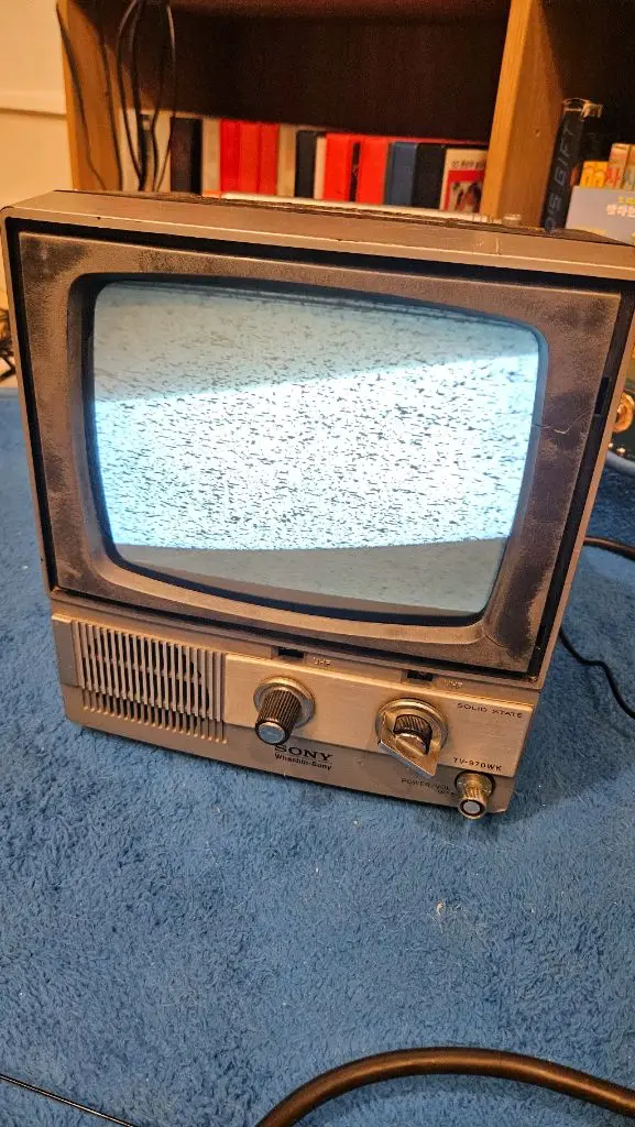소니 티비 70년대초 흑백티비 휴대용 SONY TV-970WK 이미지