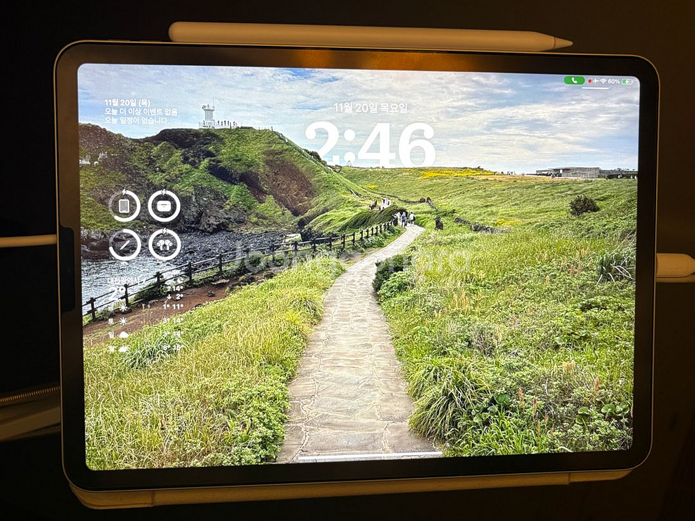 아이패드 프로 11인치 2세대 256GB + 매직키보드--0