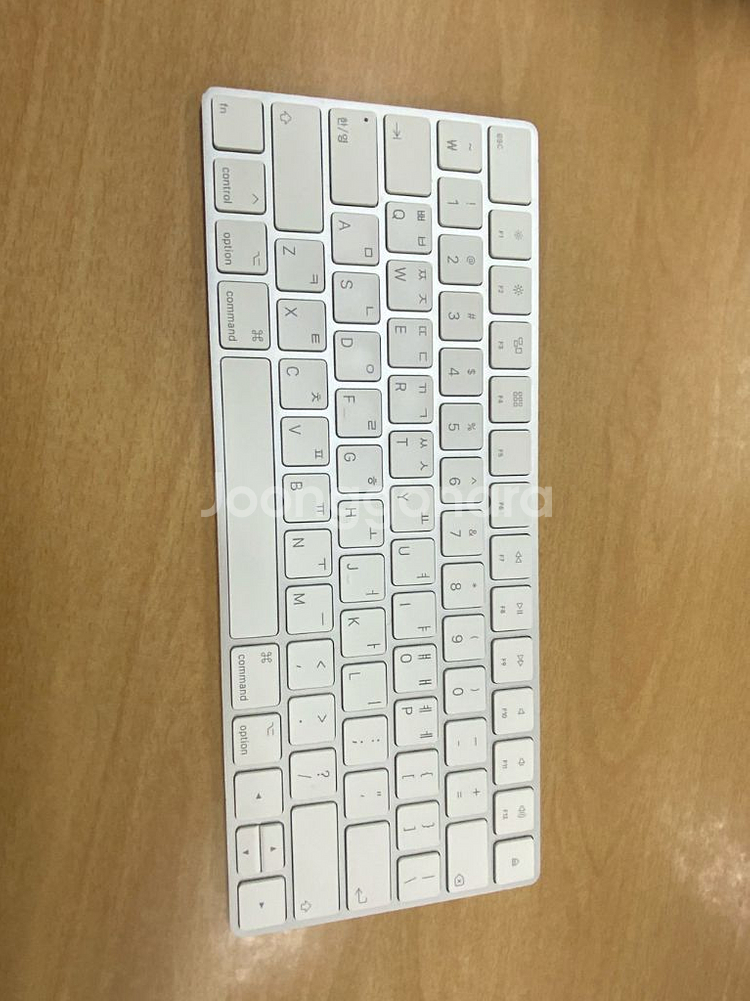 아이패드 프로 11인치 2세대 256GB + 매직키보드--2