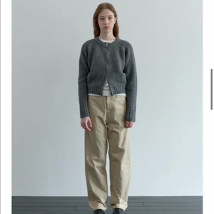 포저 라운드 울 니트 집업 가디건(차콜)