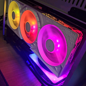 GALAX RTX 5070 Ti 1 click OC white