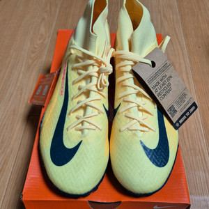 나이키 줌 머큐리얼 슈퍼플라이 풋살화 270 축구화