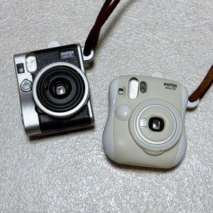 인스탁스 미니 폴라로이드 카메라 가챠 판매합니다