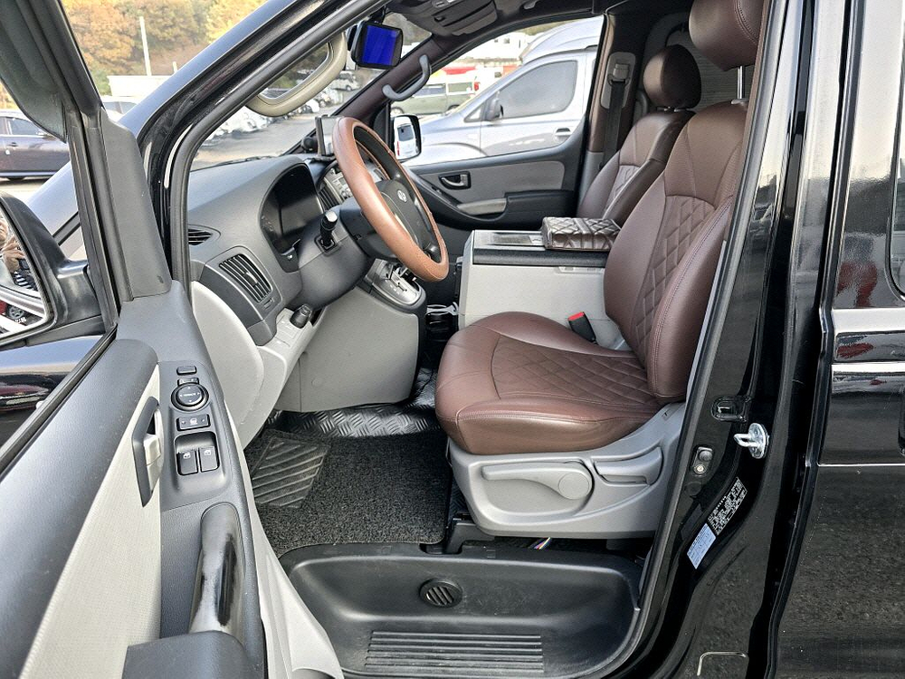 현대 그랜드 스타렉스 캠핑카 이미지