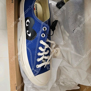 새제품 꼼데컨버스 로얄블루 225 285 팝니다