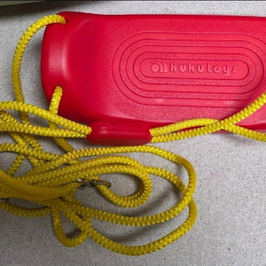 그네. 실내 어린이 그네