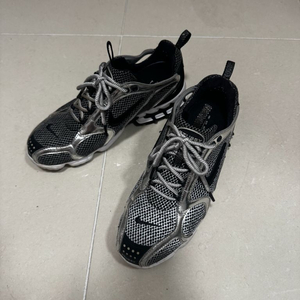 나이키 에어줌 스피리돈 스투시