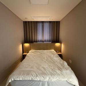 리바트 소비아 퀸 침대 화장대 세트