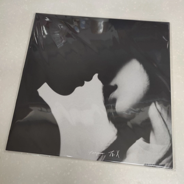 태연 LP 3장 이미지