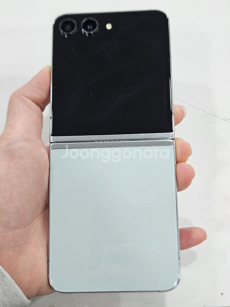 갤럭시Z플립5 (F731) 블랙 256GB 가성비폰--0