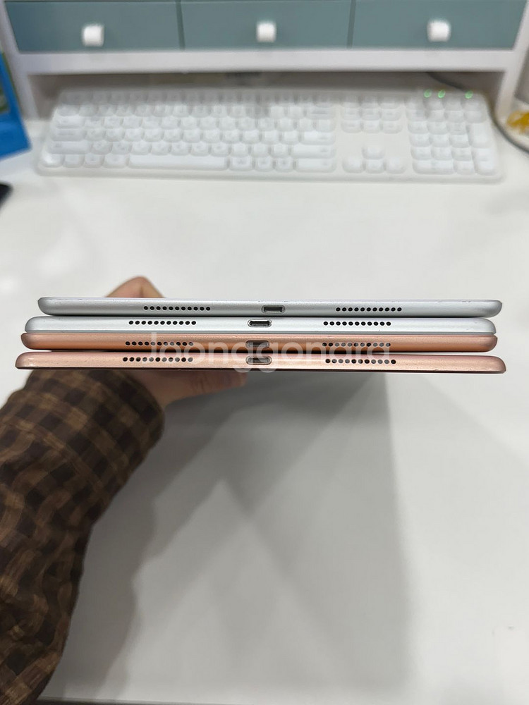 아이패드 에어3 셀룰러 256GB [골드/실버] 재고 여러대 판매합니다~--4