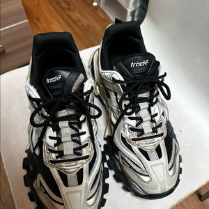 발렌시아가 트랙2 스니커즈 43사이즈