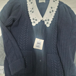 산드로 니트 가디건 스캘럽 여성 울 카라 니트 가디건 마쥬