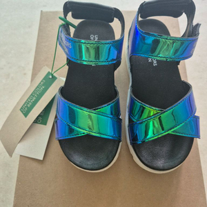 베네통 아동 샌들 새상품 사이즈는 170