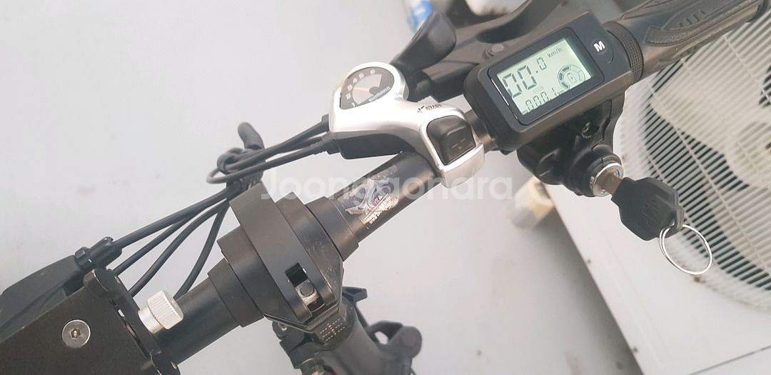 비아지오 VIAGGIO M7 및 디스커버리 플러스 D18 접이식 전기자전거입니다--3