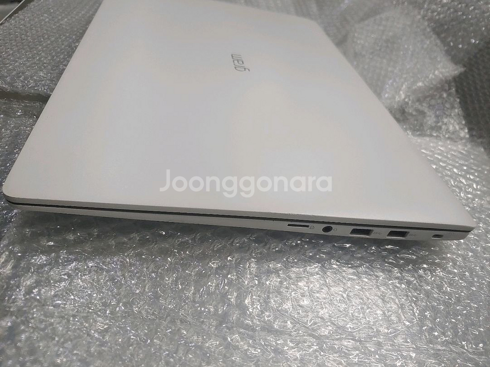 그램 17Z90N-VA50K SSD 512G 메모리 24G 업그레이드 된거 판매합니다--2