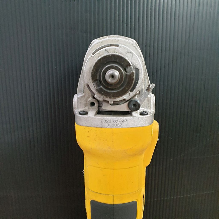 디월트 충전그라인더 DCG405 20V 5인치 배터리포함 이미지