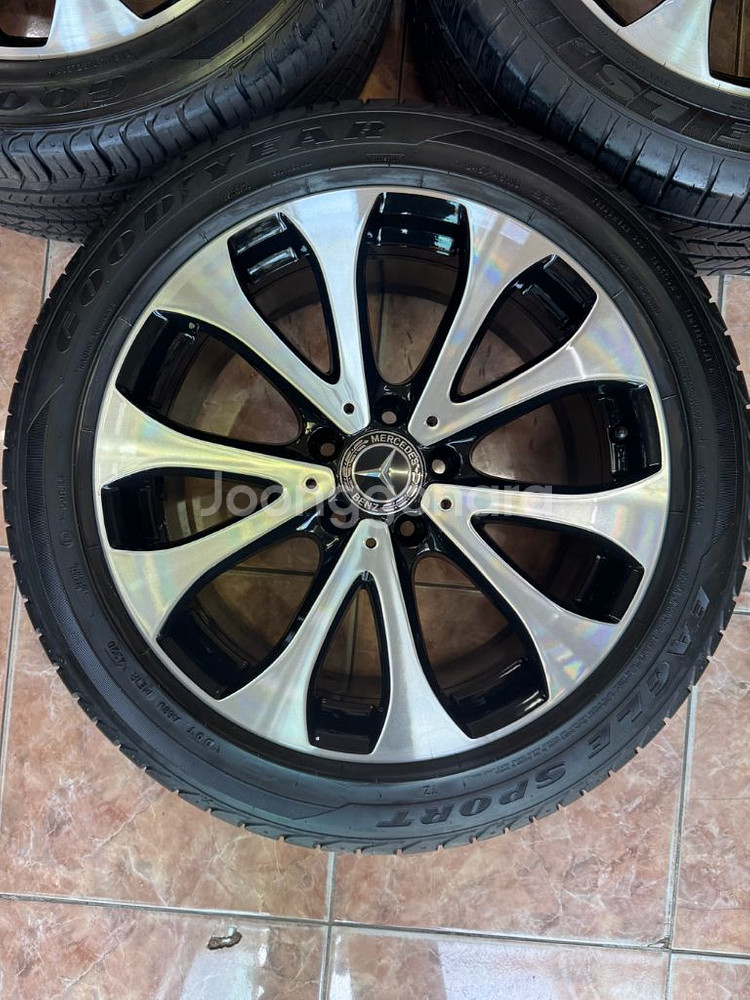 벤츠 E클래스 w213 18인치 순정휠타이어 팝니다--1