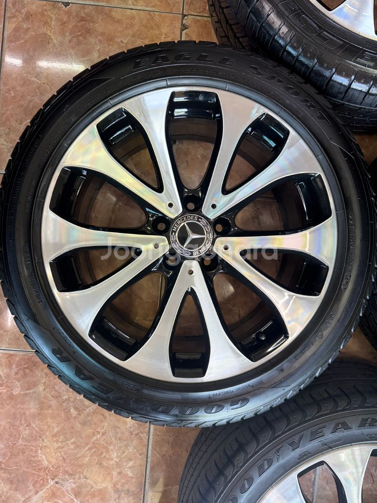 벤츠 E클래스 w213 18인치 순정휠타이어 팝니다--2