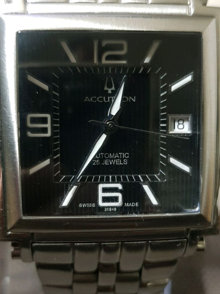 부로바 아큐트론 오토매틱