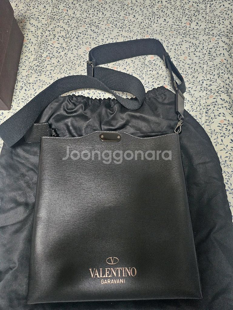 정품 발렌티노 락스터드 크로스백--1