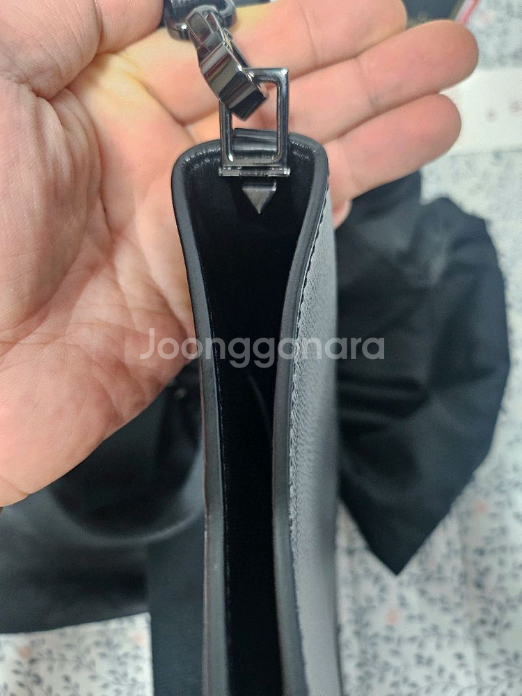 정품 발렌티노 락스터드 크로스백--5