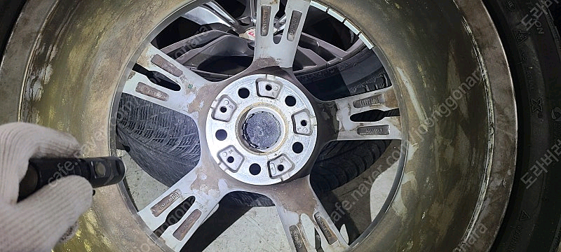 265/40/19 PILOT ALPIN 5 겨울용휠타이어한대분 이미지