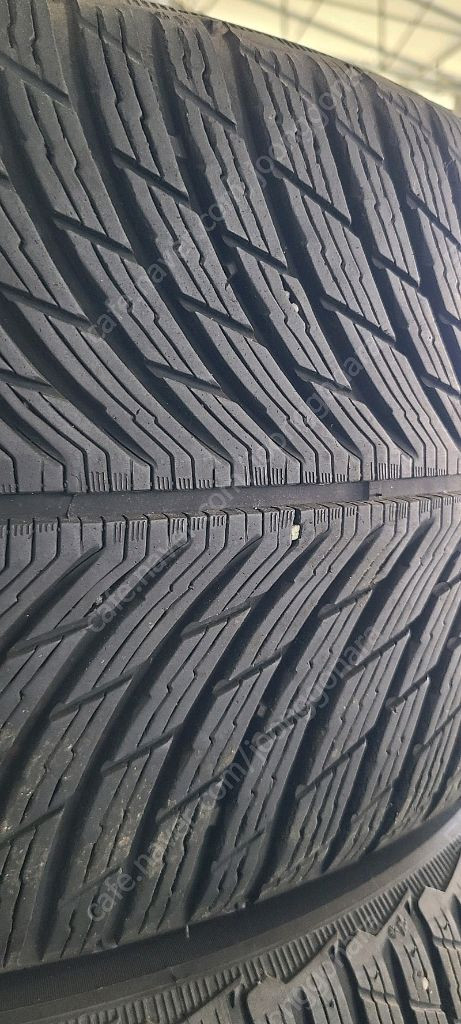 265/40/19 PILOT ALPIN 5 겨울용휠타이어한대분 이미지