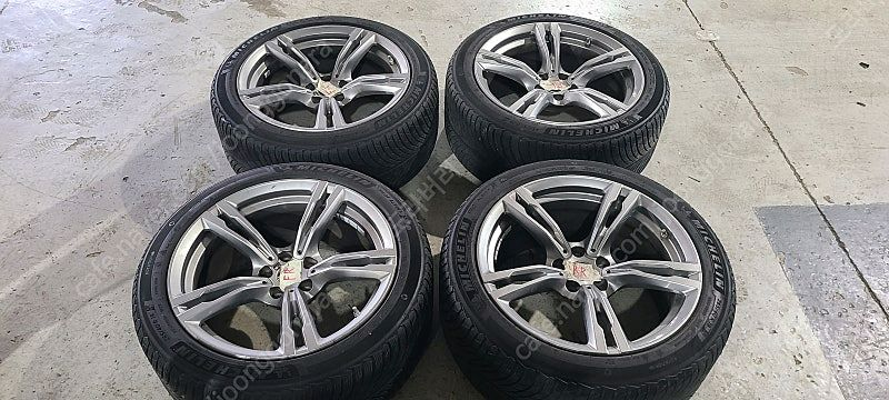 265/40/19 PILOT ALPIN 5 겨울용휠타이어한대분 이미지