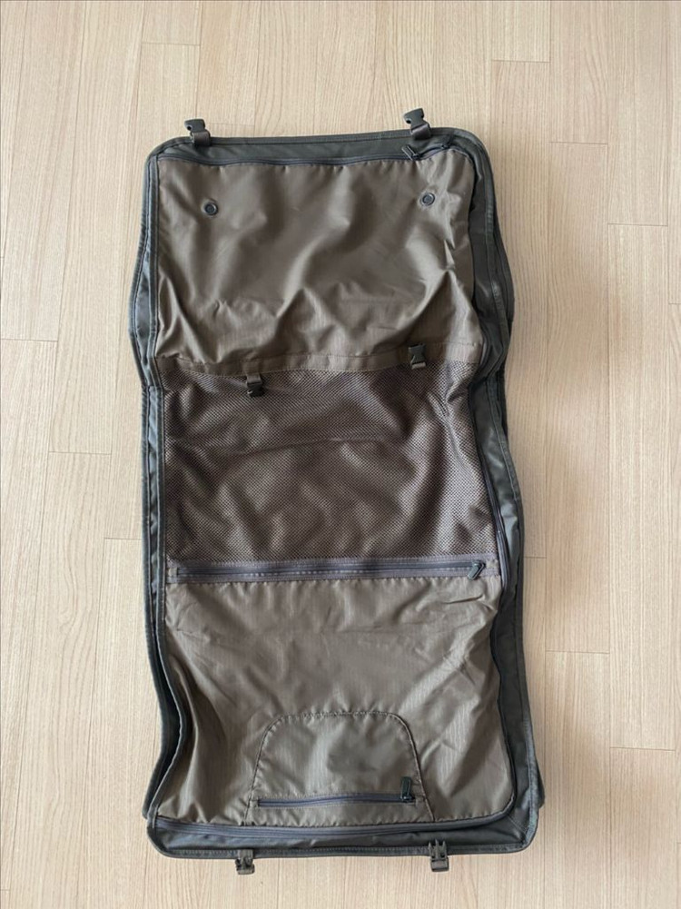 투미 TUMI 가먼트백--2