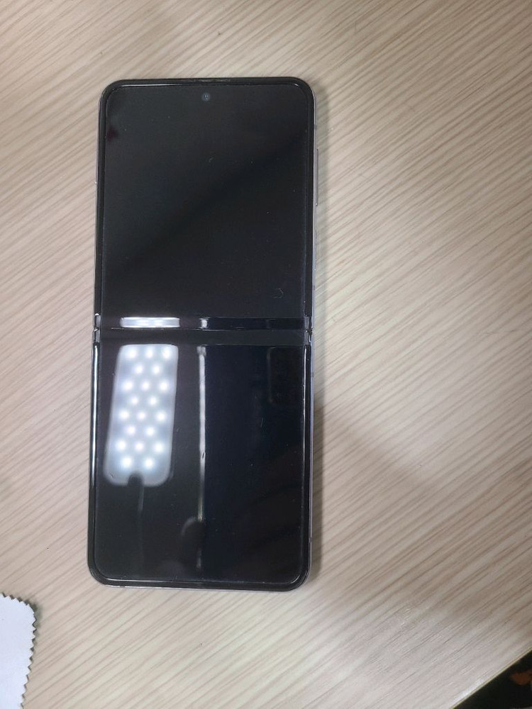 갤럭시 z플립4 21만원 이미지
