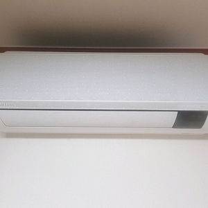 삼성 무풍 벽걸이 에어컨 AR07B9350HZN 제조 24.05 팝니다
