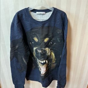 지방시 로트와일러 맨투맨 이미지