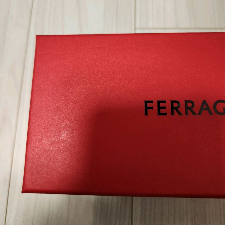 페라가모 선글라스 미착용 새제품 sf2054slbk 정가60만 이미지